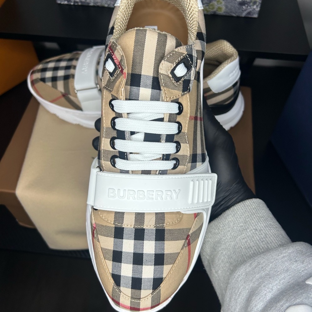 Burberry Checkered Sneakers - White and Tan - Picture 4 of 8